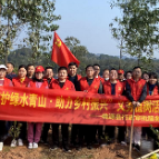 县行政审批局:开展义务植树,助力乡村振兴