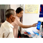 漳江街道：电子医保申领快，居民群众喜开颜