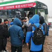 迎战寒潮丨泸溪交通运输局：雪日护航车，暖心回家路