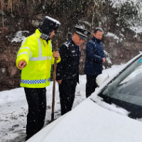 迎战寒潮丨泸溪公安：坚守在暴风雪中的别样“警”色