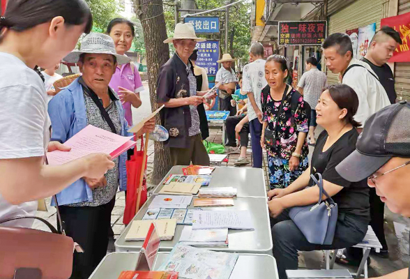 泸溪县自然资源局开展“6.25土地日” 宣传活动