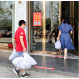 泸溪县民族中医院：熬制新冠防控中药预防汤剂助力疫情防控