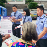 县人民检察院到解放岩乡开展普法宣传活动