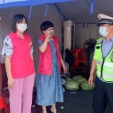 烈日炎炎战高温 泸溪妇联为执勤一线送清凉
