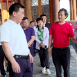 “沅水明珠·画里泸溪”：泸溪举办“百景百图”王锡忠水彩画创作工程作品展　助力文旅高质量发展