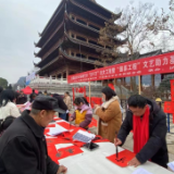 春节文化惠民丨泸溪县开展“写春联送祝福”活动