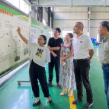 湖南省科技馆副馆长吕东到泸溪企业走访调研