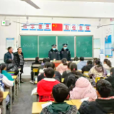 开学第一课丨兴隆场镇开展反诈宣传进校园