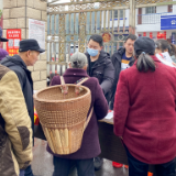 泸溪高新区开展“企业招工我帮忙，农民求职我服务”乡镇现场招聘会
