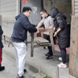 小章乡常态化开展市场周边交通秩序整治助力农村人居环境提升