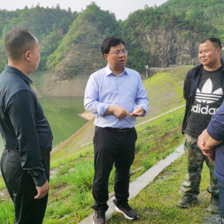饶碧宇到乡镇调研督导防汛度汛和地质灾害防范工作