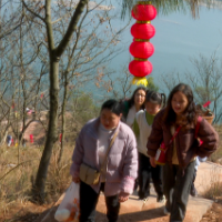 文化中国行丨泸溪：大年初一“市民徒步登高走进武侠世界”