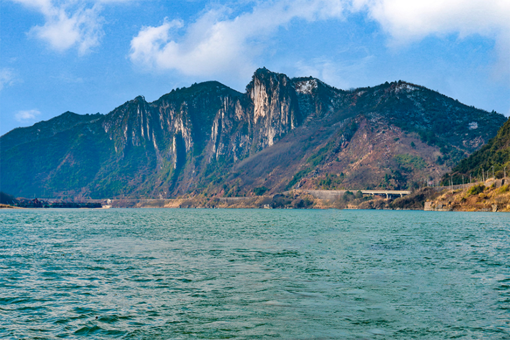 辛女峰.png 辛女峰.png