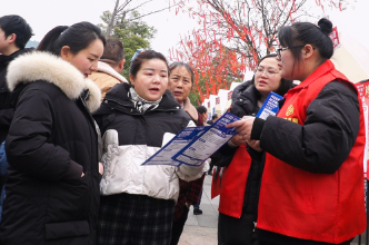 新春走基层丨泸溪“春风行动”招聘会送岗暖万家