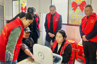 学雷锋·文明实践我行动丨湘西州侨联来洗溪镇敬老院开展学雷锋志愿服务