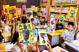 湖南师范大学世承书院“育梦苗乡”实践团开展“文物艺术再造”主题课程