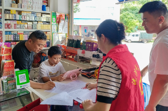 洗溪镇开展安全隐患排查及防溺水责任书签订工作