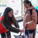 2025平安春运丨团县委开展2025年“情满旅途·暖冬行动”志愿服务活动