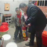 敲门送安全 暖心过冬有保障  ——兴隆场镇永兴场片区开展群租房安全走访行动