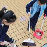 “雷锋家长”带娃上岗 财政大院刮起“学雷锋”暖风