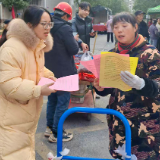 洗溪镇：“赶场日”变身政策宣讲台 医保征缴与人居环境宣传齐头并进