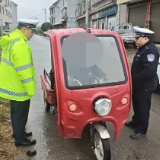 泸溪交警：严查道路交通违法 筑牢安全防线