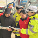 雷锋月丨泸溪交警：弘扬雷锋精神 倡导文明出行