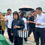 湘西州百余名乡镇组委赴泸溪县浦市镇开展现场教学