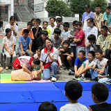溺水防在先 安全记心间——洗溪镇在洗溪完小开展防溺水现场救援演练