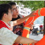 泸溪团县委投放“防溺水包”共护青少年安全防线