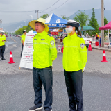 泸溪交警：烈日与骤雨中的坚守护航“村舟”赛事