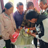 泸溪县白羊溪乡：免费发放油菜种子 助力秋播促振兴