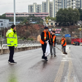 迎战寒潮丨泸溪公路：侍雪为令迅速出动  除冰防滑保畅通