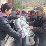 迎战寒潮丨洗溪镇张家坪村开展“手牵手送温暖 心连心传真情”暖冬慰问活动