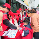 赶集日里“法”味浓——洗溪镇联合县司法局、洗溪法庭开展大学生送法下乡活动