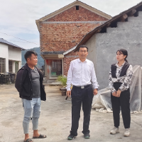 符家波督导天坑溶洞排查整治和安全生产工作