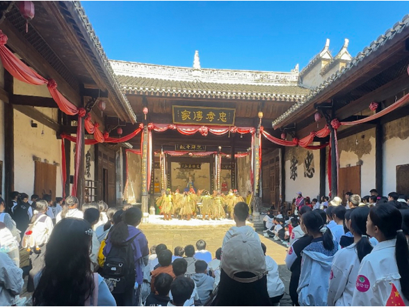 从“十八洞出发” 行走思政大课堂——泸溪县白沙中学初二年级开展研学实践活动