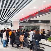 泸溪:实干争春早!新年首个工作日各行各业“开足马力” 冲刺“开门红”