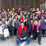 新春走基层丨爱心暖冬 情系童心 联想集团党委IDG-3支部捐赠物资温暖小陂流村困境儿童