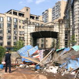 泸溪县城管重拳整治违规搭建与私垦乱象 守护城市公共空间