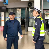 泸溪交管：拧紧节前“安全阀” 筑牢五一“平安路”