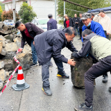 干群协力除险情 筑牢出行安全线——解放岩乡快速处置辖区道路塌方险情