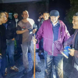 洗溪镇警民联动冒雨搜救失联深山老人平安脱险
