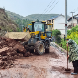 S554线突发塌方 泸溪公路部门快速抢通保障出行