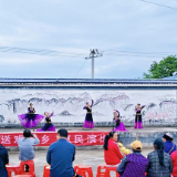 兴隆场镇：送戏下乡 村民登台当“主角”