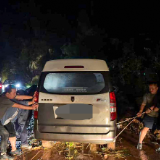 石榴坪乡:争分夺秒清障通渠 全力保障道路行水畅通