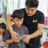 “共青团·伙伴计划”无人机科普丰富泸溪青少年暑期生活