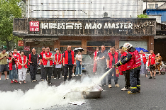 县文旅广电局联合多部门深入育才网格开展消防应急演练
