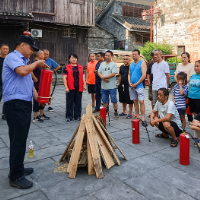 泸溪县浦市镇:6场消防演练“动真格” 教育群众学逃生、练灭火