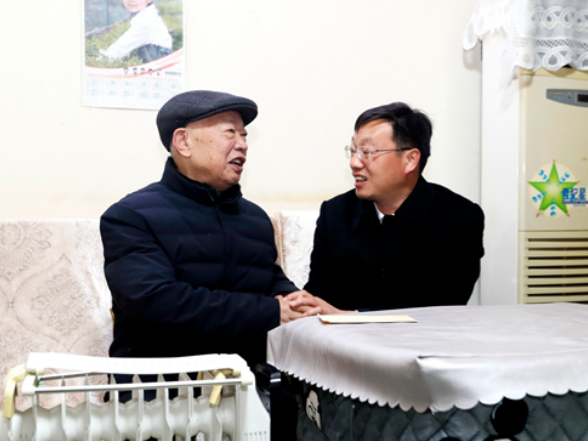 周志军走访看望部分老领导老同志